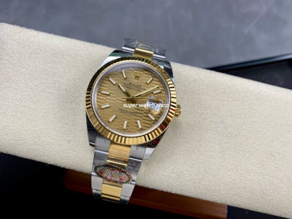 Clean Factory Rolex Datejust 126233-0040 36mm Half Gold Fluted Motif Gold Dial - Image 5