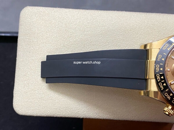 Clean Factory Rolex Daytona 116518LN-0042 40mm Yellow Gold Oysterflex Champagne Dial - Image 9