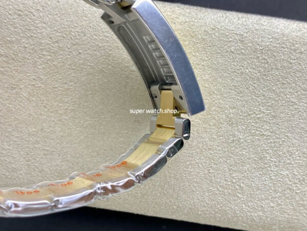 Clean Factory Rolex Submariner Date 116613LN 40mm Half Gold Black Dial - Image 9