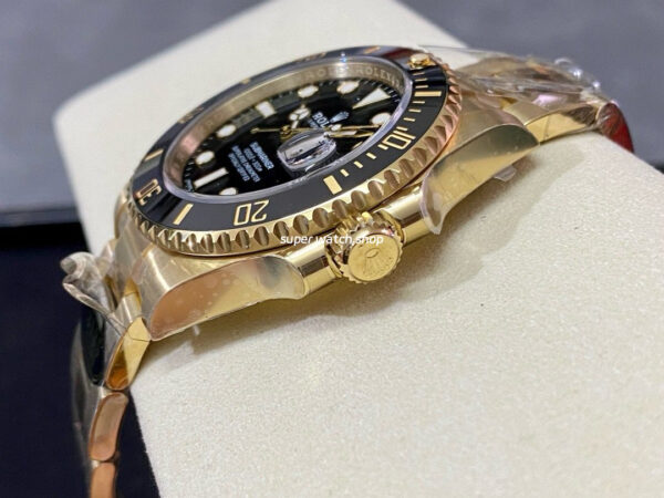 Clean Factory Rolex Submariner Date 116618LN 40mm Full Yellow Gold Black Dial - Image 6