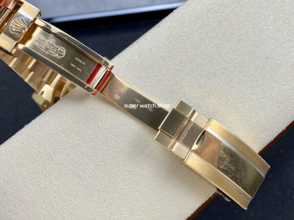 Clean Factory Rolex Submariner Date 126618LB-0002 41mm Full Yellow Gold Blue Dial - Image 9