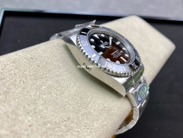 Clean Factory Rolex Submeriner (No Date) 114060 40mm Black DIal - Image 4