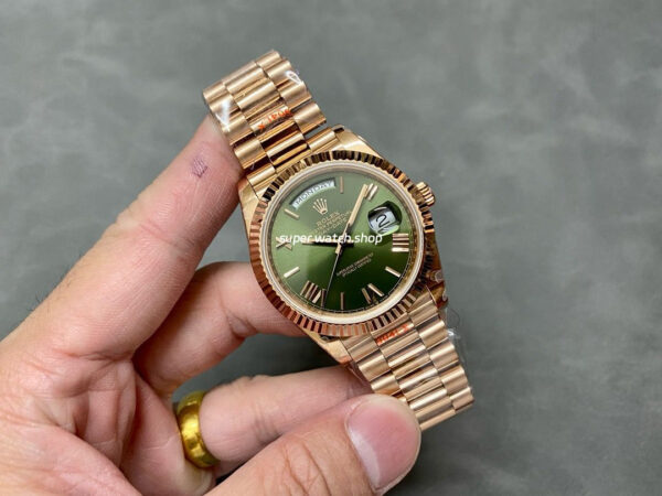 QF Factory Counterweight Rolex Day-Date 228235-0025 40mm Full Rose Gold Roman Number Olive Green Dial - Image 4