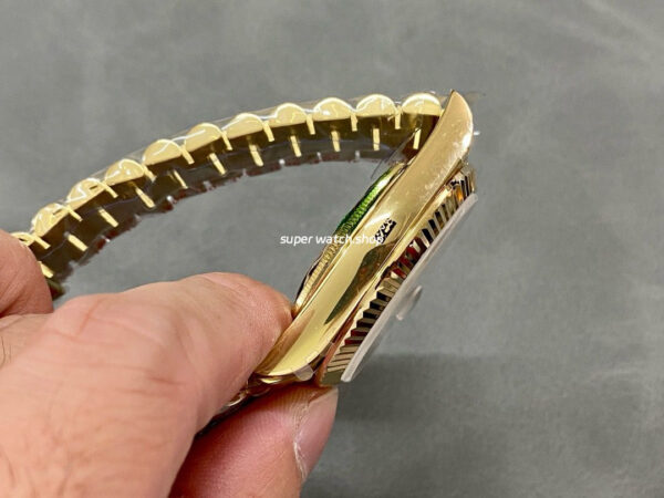 QF Factory Counterweight Rolex Day-Date 228238-0002 40mm Full Yellow Gold Roman Number Silver Dial - Image 5