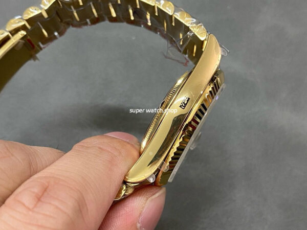 QF Factory Counterweight Rolex Day-Date 228238-0061 40mm Full Yellow Gold Roman Number Dark Green Dial - Image 5