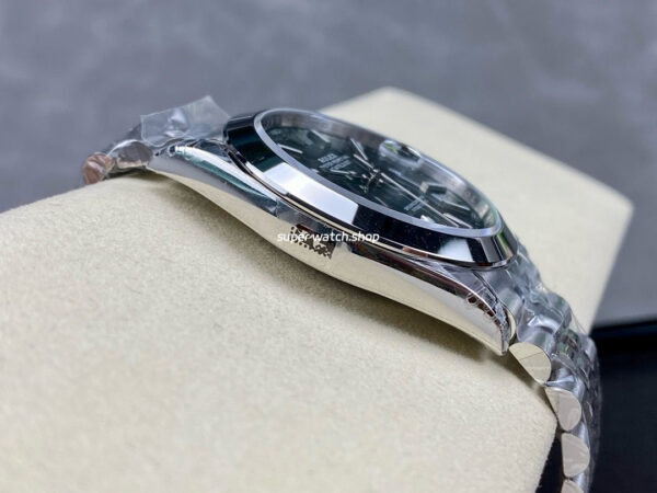 VS Factory Rolex Datejust 126300-0020 41mm Smooth Bezel Full 904L Mint Green Dial Jubilee - Image 5