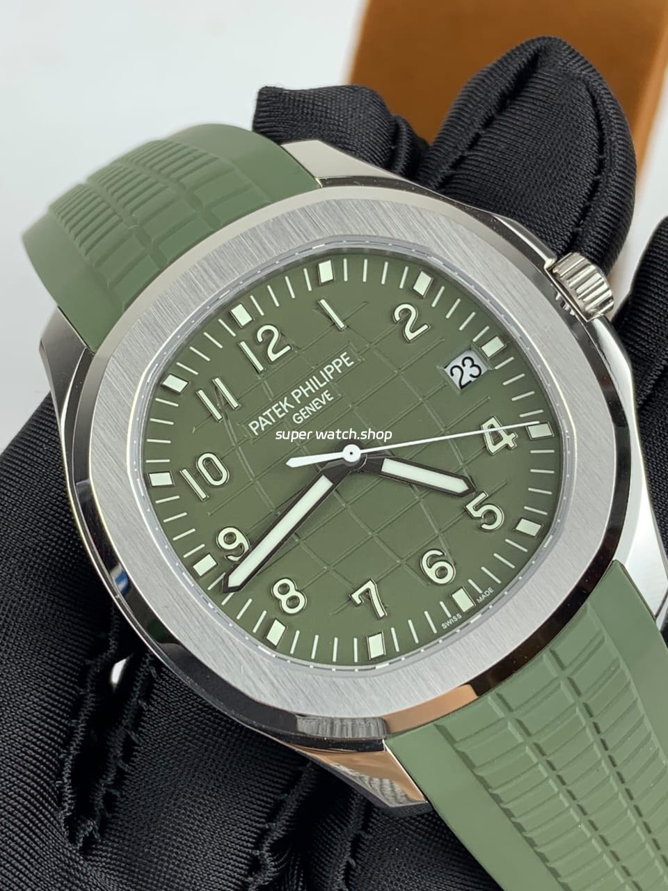 3K Factory Patek Philippe Aquanaut 42.2mm 5168G-010 White Gold Avocado Green Rubber Strap Avocado Green Dial - Image 5