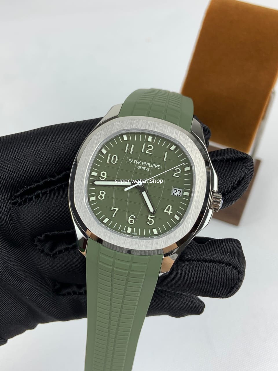 3K Factory Patek Philippe Aquanaut 42.2mm 5168G-010 White Gold Avocado Green Rubber Strap Avocado Green Dial - Image 4