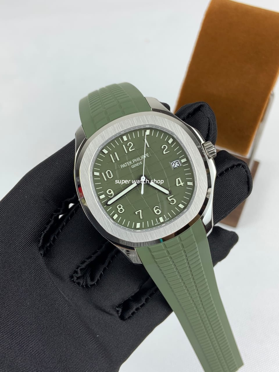 3K Factory Patek Philippe Aquanaut 42.2mm 5168G-010 White Gold Avocado Green Rubber Strap Avocado Green Dial - Image 3