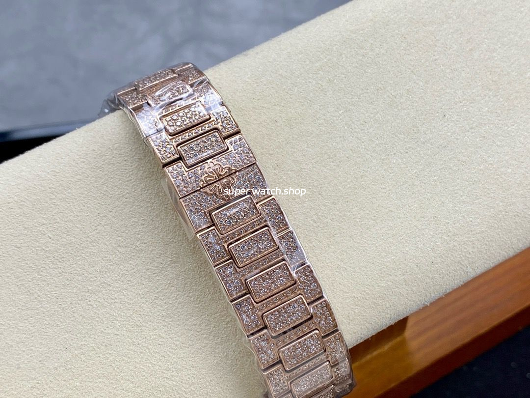 GR Factory Patek Philippe Nautilus 7118/1450G-001 35.2mm Full Diamond Rose Gold Diamond Dial - Image 9