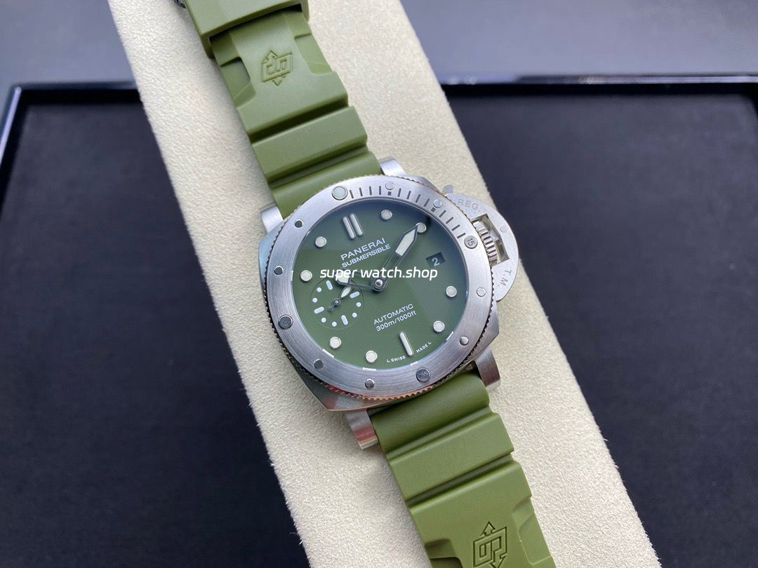 VS Factory Panerai Submersible PAM 01055 42mm Steel Verde Militare Green Rubber Strap Verde Militare Green Dial - Image 4
