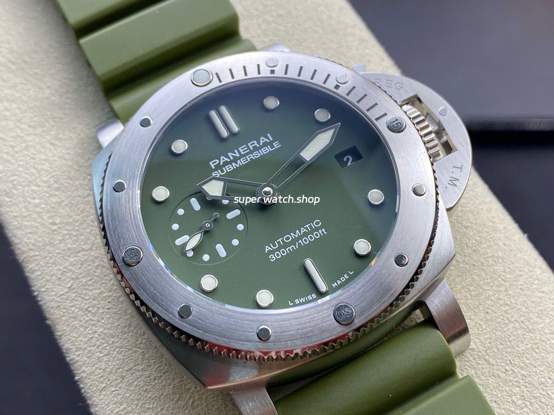 VS Factory Panerai Submersible PAM 01055 42mm Steel Verde Militare Green Rubber Strap Verde Militare Green Dial - Image 2