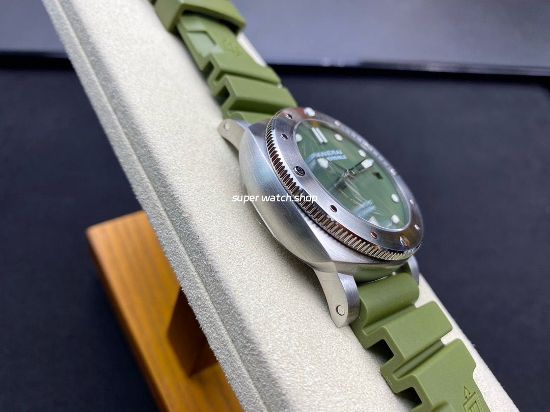 VS Factory Panerai Submersible PAM 01055 42mm Steel Verde Militare Green Rubber Strap Verde Militare Green Dial - Image 5