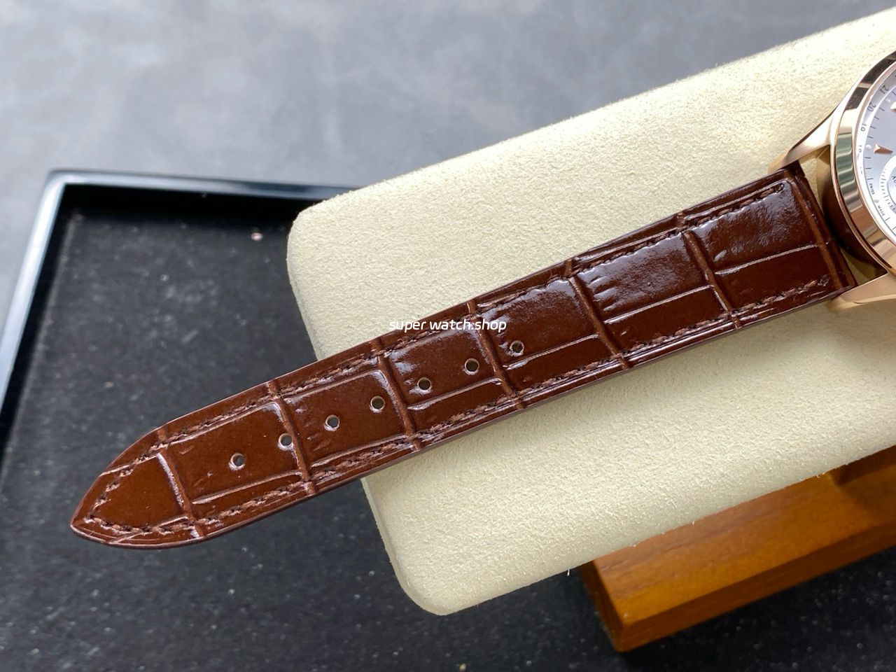 TW Factory Jaeger-LeCoultre Master Calendar Q1552520 39mm Rose Gold Silver Dial - Image 9