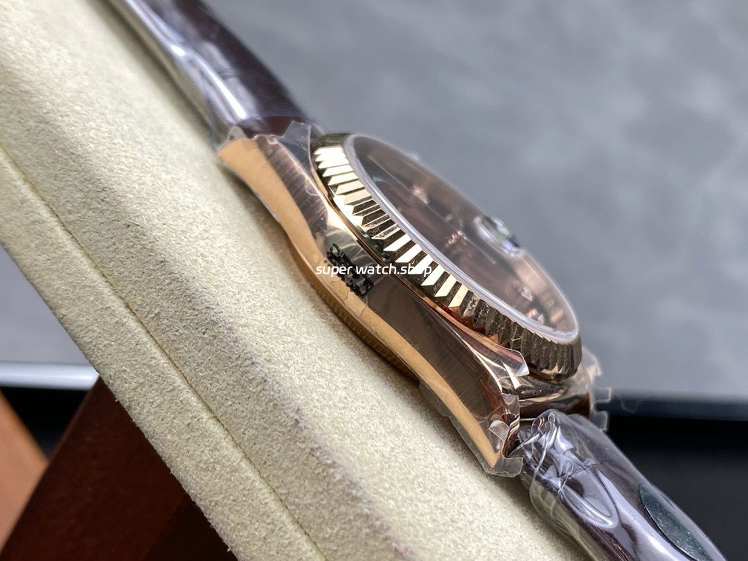 8+ Factory Counterweight Rolex Day-Date 36mm 128235-0037 Rose Gold Crocodile Leather Strap Diamond Mope&Baguette Diamond Brown Ombré Dial - Image 5