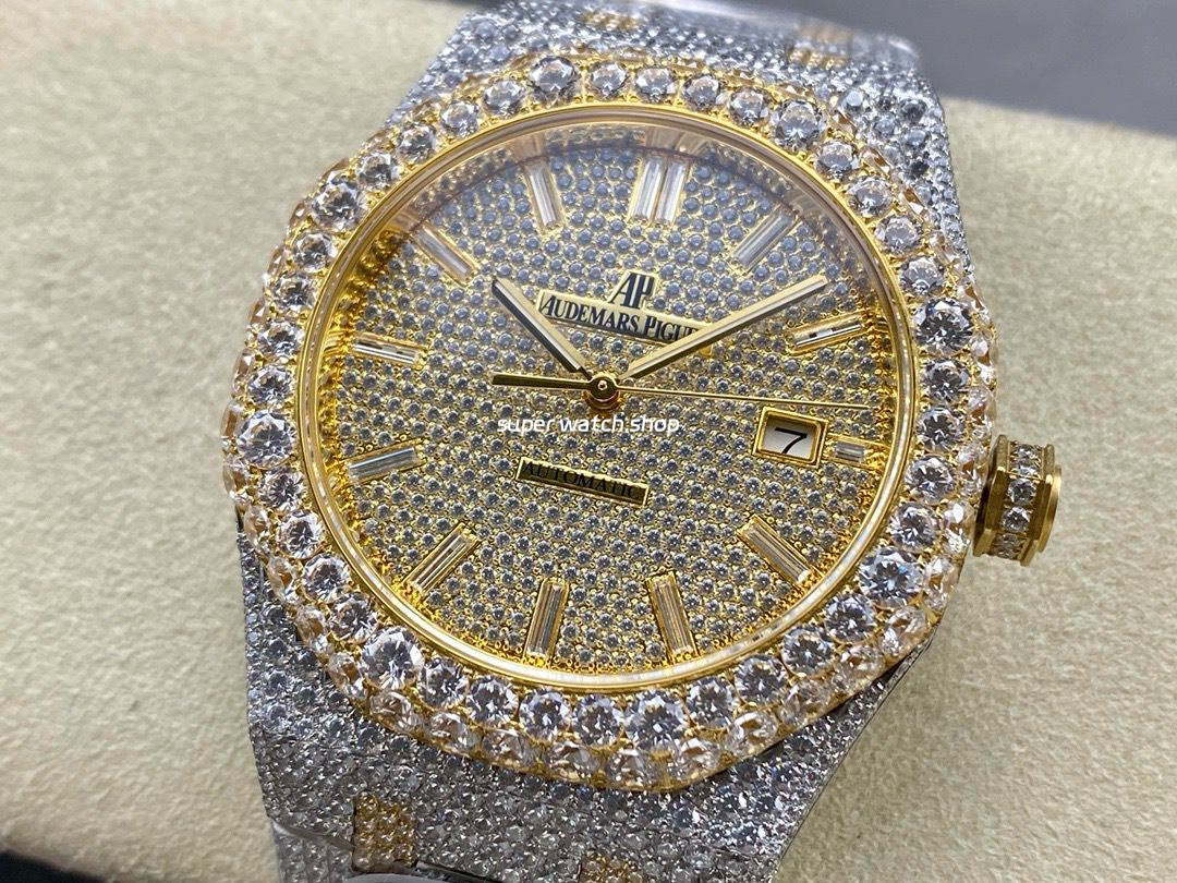AMG Factory Audemars Piguet Royal Oak Selfwinding 15400 41mm Full Diamond Gold Diamond Dial - Image 3