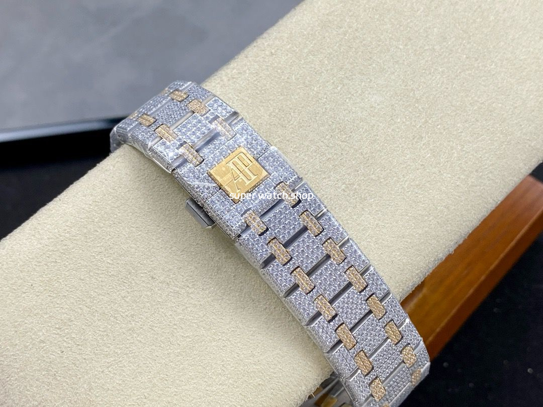 AMG Factory Audemars Piguet Royal Oak Selfwinding 15400 41mm Full Diamond Gold Diamond Dial - Image 9