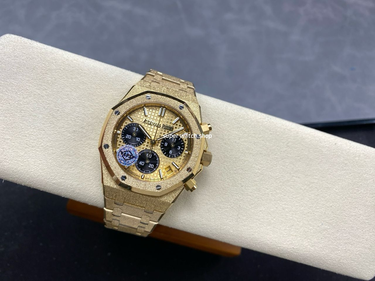 APS Factory Frosted Audemars Piguet Royal Oak Chronograph 26240BA.GG.1324BA.01 41mm Full Frosted Yellow Gold Black Eye Yellow Gold Dial - Image 5