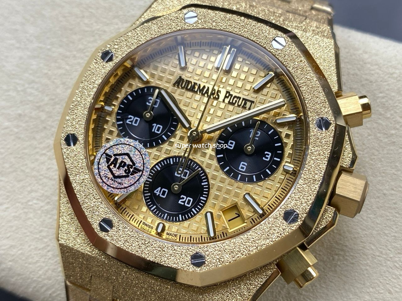 APS Factory Frosted Audemars Piguet Royal Oak Chronograph 26240BA.GG.1324BA.01 41mm Full Frosted Yellow Gold Black Eye Yellow Gold Dial - Image 3