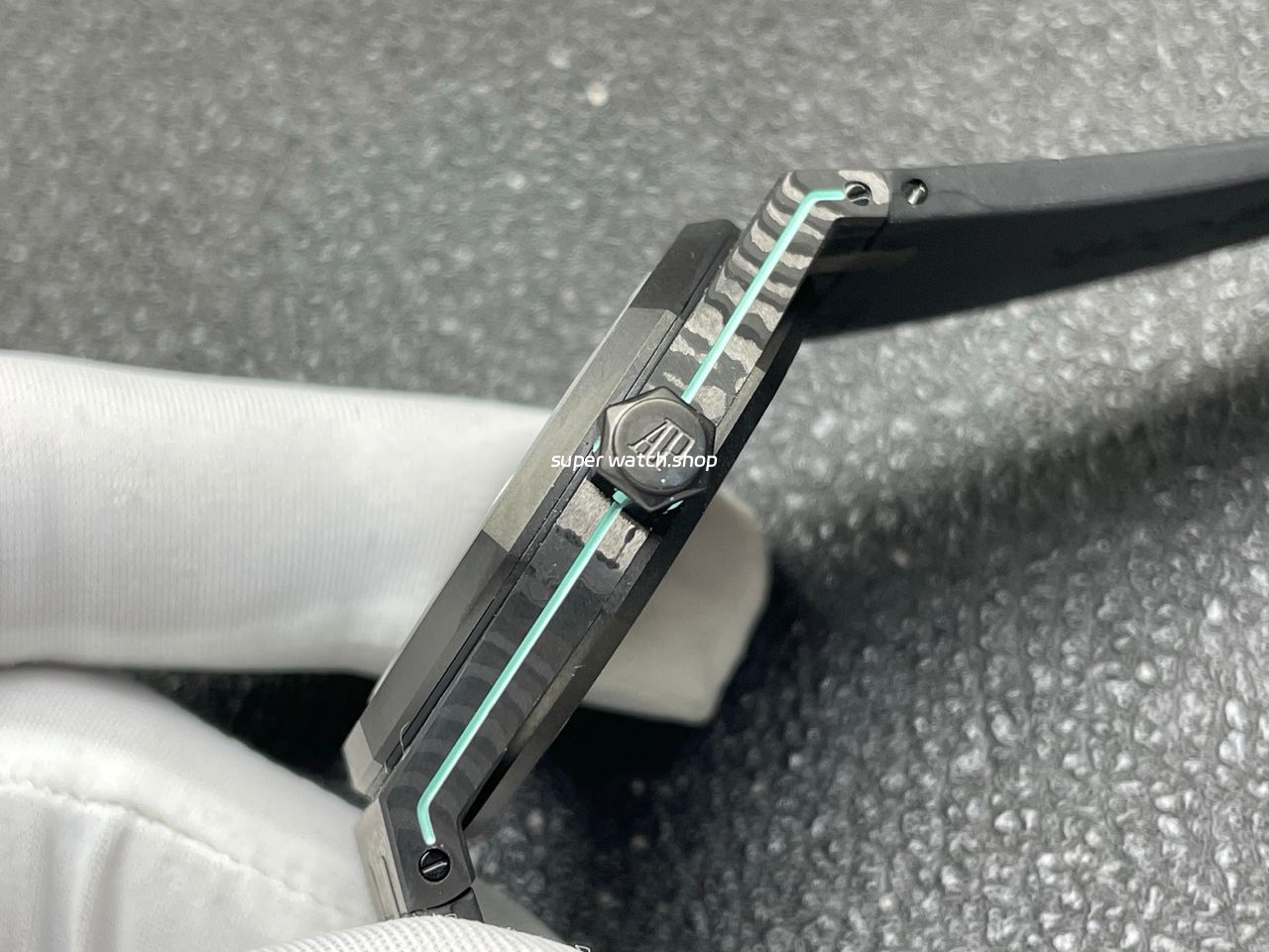 DIW Factory Audemars Piguet Royal Oak 15500 VOIDLINE Carbon Fiber Green Line Rubber Strap Black Dial - Image 6