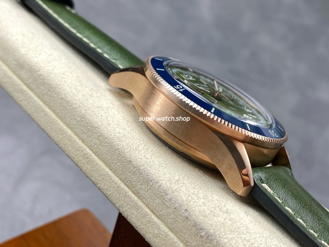 TW Factory Blancpain Air Command AC02-12B53-63B 42.5mm Blue Ceramic Rose Gold Calfskin Vintage Leather Strap Avocado Green Dial - Image 5