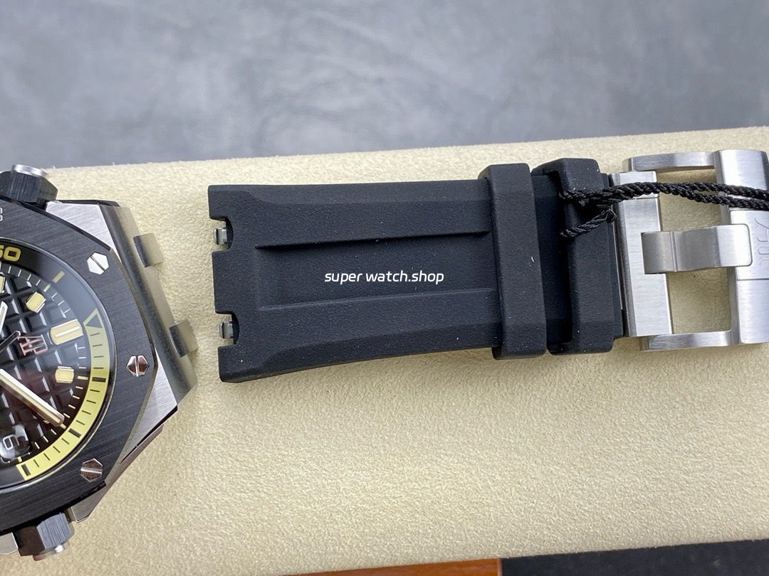 ZF Factory Audemars Piguet Royal Oak Offshore Diver 15720CN.OO.A002CA.01 42mm White Gold Rubber Strap Black Dial - Image 7