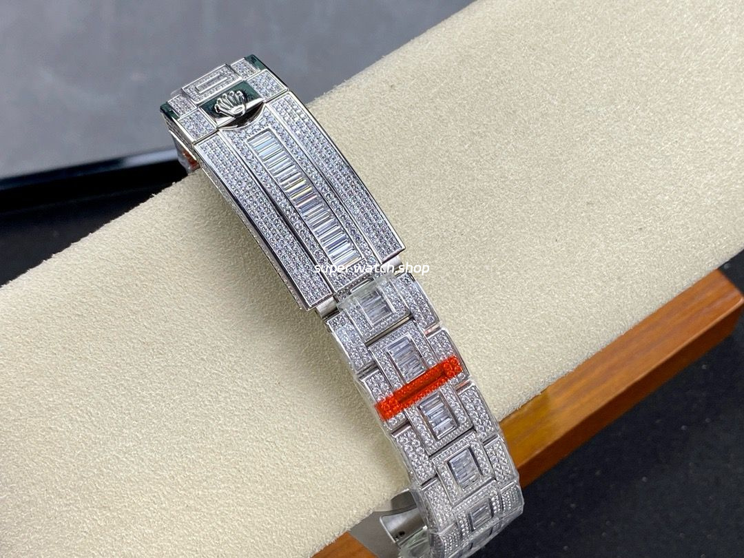 AMG Factory Rolex Submariner Date 116610 40mm Blue White Diamond Bezel Full 904L Diamond Blue Word Pin Diamond Dial - Image 9