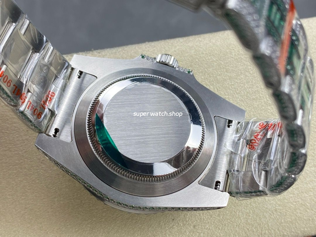 AMG Factory Rolex Submariner Date 116610 40mm Green White Diamond Bezel Full 904L Green Diamond Diamond Dial - Image 8