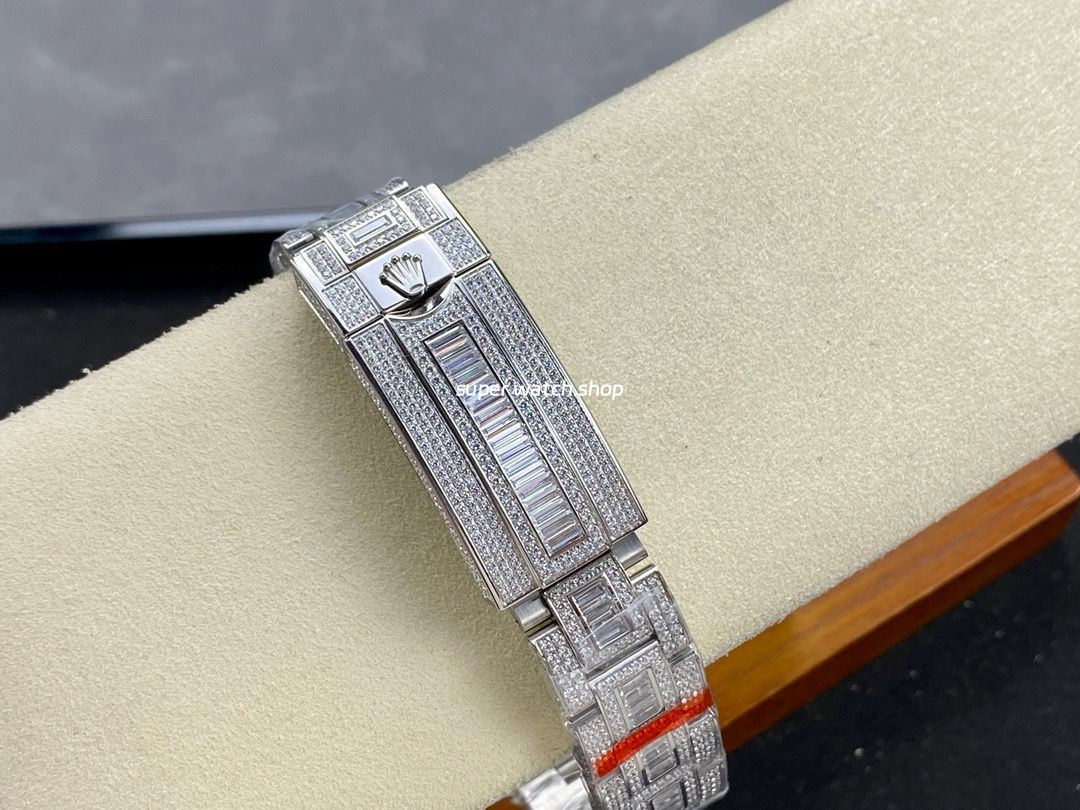 AMG Factory Rolex Submariner Date 116610 40mm Rainbow Diamond Bezel Full 904L Diamond Green Word Pin Diamond Dial - Image 9