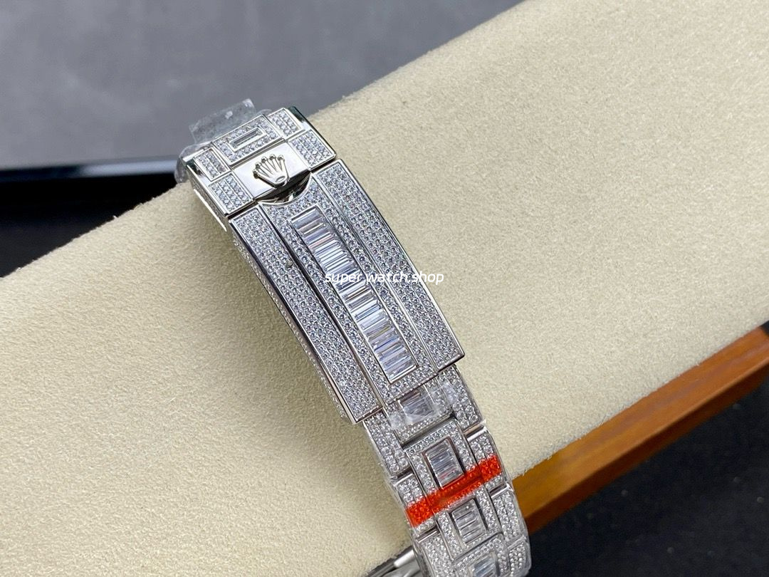 AMG Factory Rolex Submariner Date 116610 40mm White Diamond Bezel Full 904L Diamond Blue Word Pin Diamond Dial - Image 8