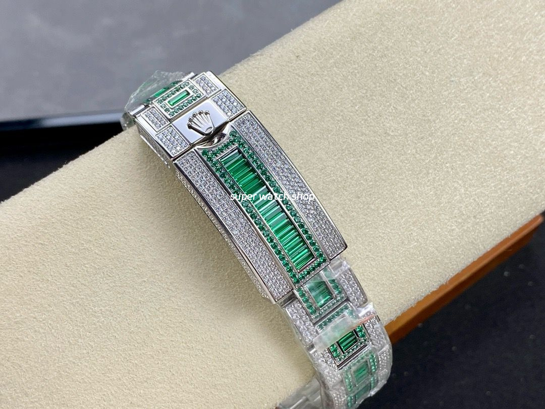 AMG Factory Rolex Submariner Date 116610 40mm White Diamond Bezel Full 904L Green Diamond Green Word Pin Diamond Dial - Image 9