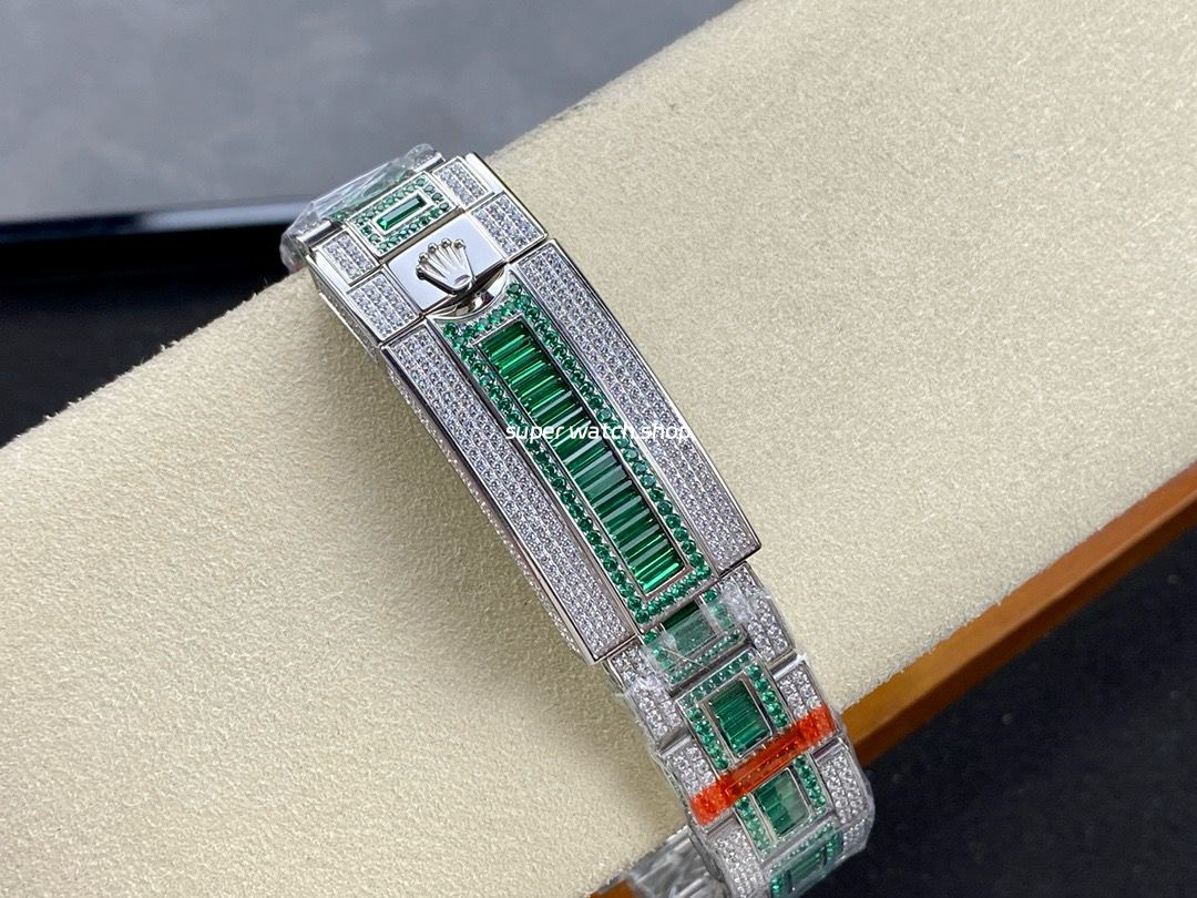 AMG Factory Rolex Submariner Date 116610 40mm White Diamond Bezel Full 904L Green Diamond Diamond Dial - Image 9