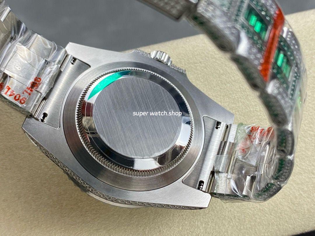 AMG Factory Rolex Submariner Date 116610 40mm White Diamond Bezel Full 904L Green Diamond Diamond Dial - Image 8