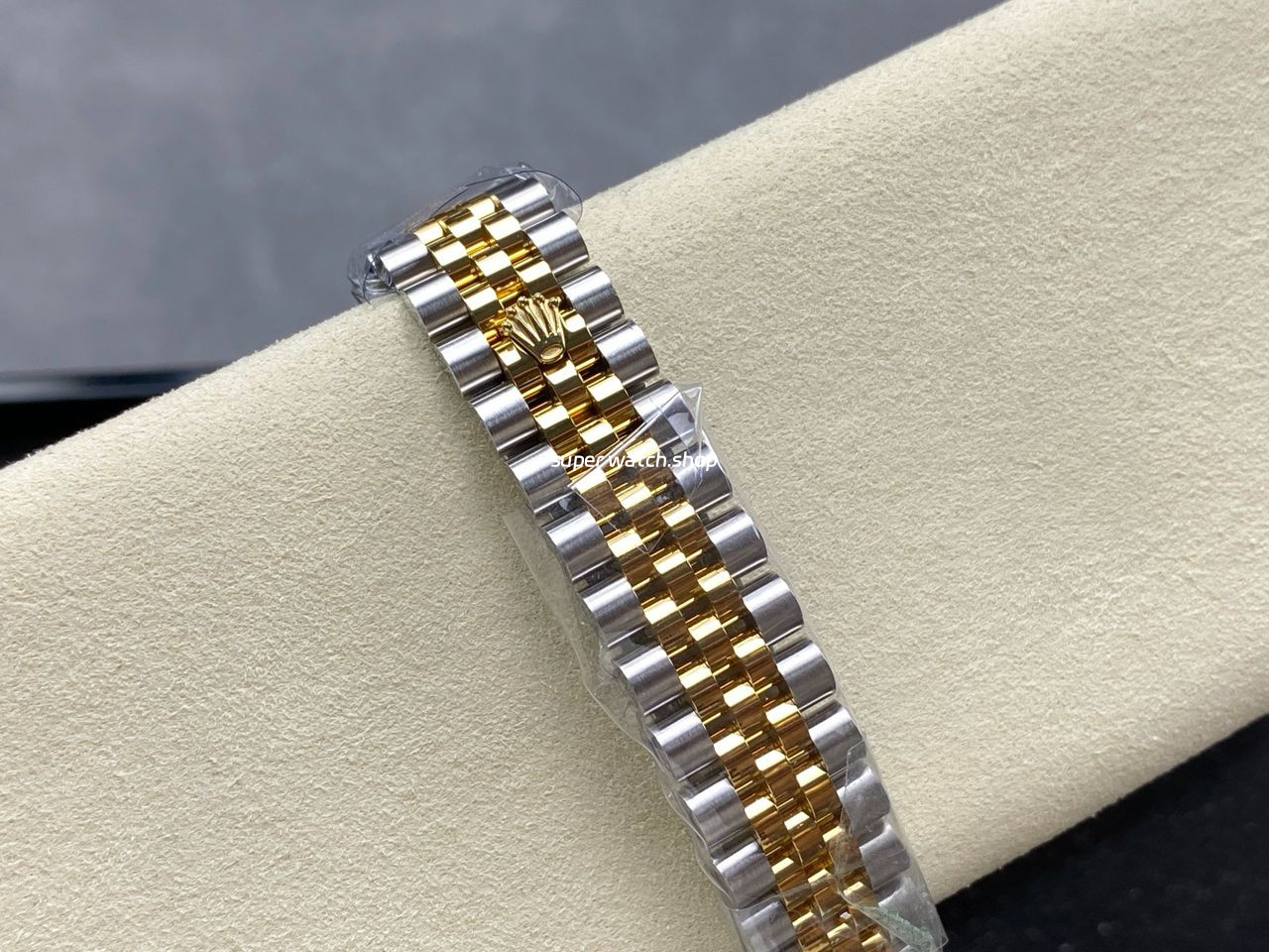 ARF Factory Counterweight Rolex Datejust 278383RBR-0028 31mm Yellow Gold Diamond Bezel Mother of Pearl Dial - Image 9