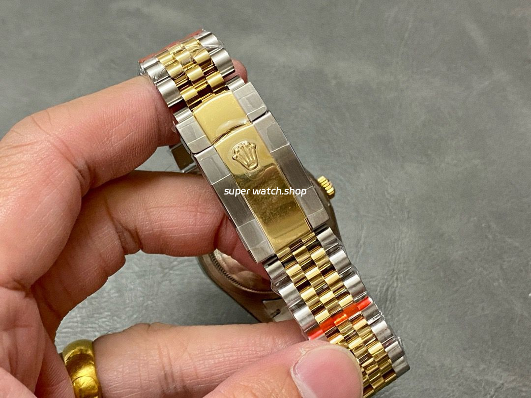 GM Factory Rolex Datejust 126283RBR-0029 36mm Diamond Yellow Gold Bezel Half Yellow Gold Diamond Mop Gold Palm Motif Dial Jubilee - Image 8