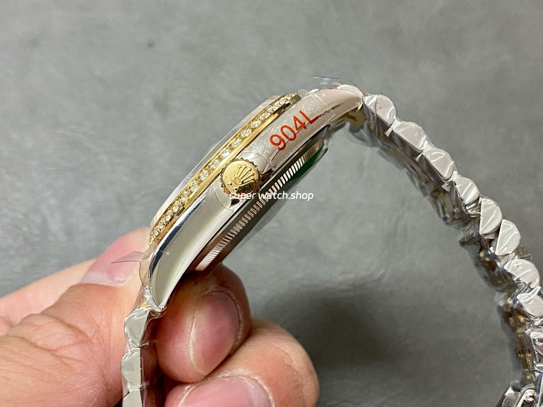 GM Factory Rolex Datejust 126283RBR-0029 36mm Diamond Yellow Gold Bezel Half Yellow Gold Diamond Mop Gold Palm Motif Dial Jubilee - Image 6