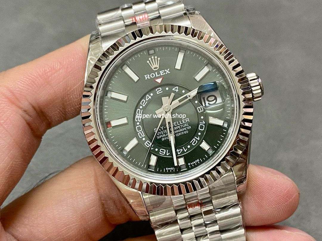 Noob Factory Rolex Sky-Dweller 336934-0002 42mm Full White Gold Green Dial - Image 2