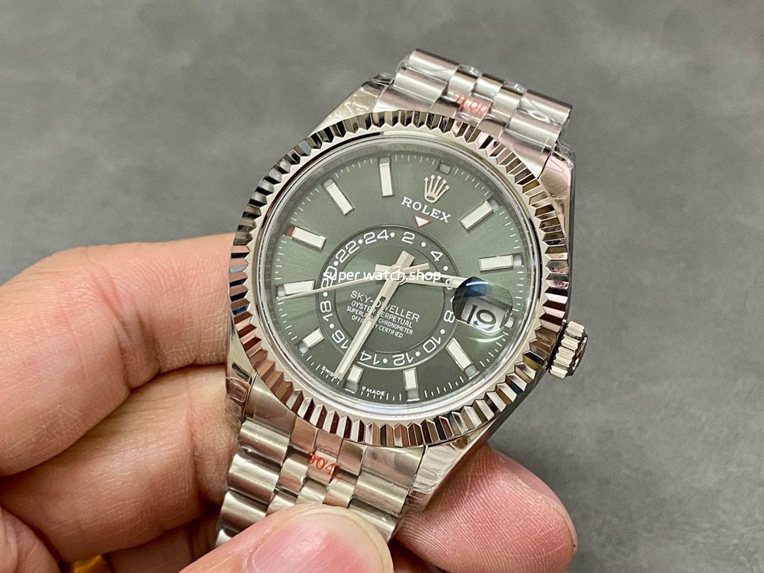 Noob Factory Rolex Sky-Dweller 336934-0002 42mm Full White Gold Green Dial - Image 3