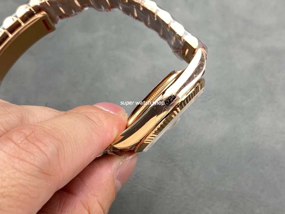 QF Factory Counterweight Rolex Day-Date 36 128235 36mm Full Rose Gold Silver Dial - Image 5