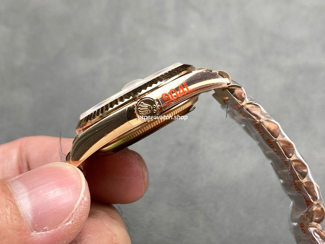 QF Factory Counterweight Rolex Day-Date 36 128235 36mm Full Rose Gold Silver Dial - Image 6