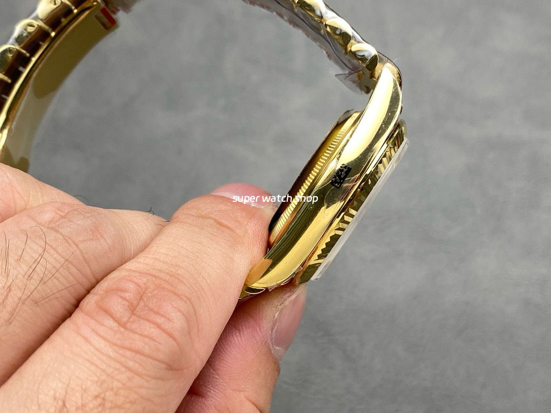 QF Factory Counterweight Rolex Day-Date 36 128238-0081 36mm Full Yellow Gold Silver Dial - Image 5