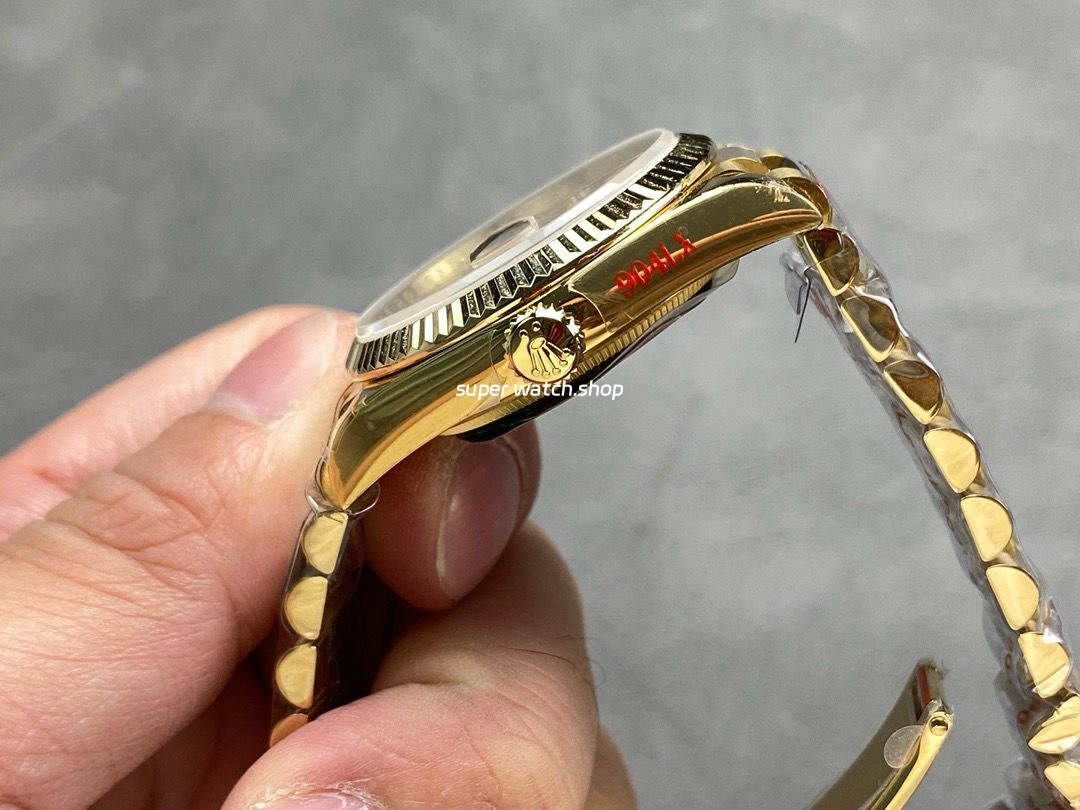 QF Factory Counterweight Rolex Day-Date 36 128238 36mm Full Yellow Gold Baguette Diamond Gold Dial - Image 6