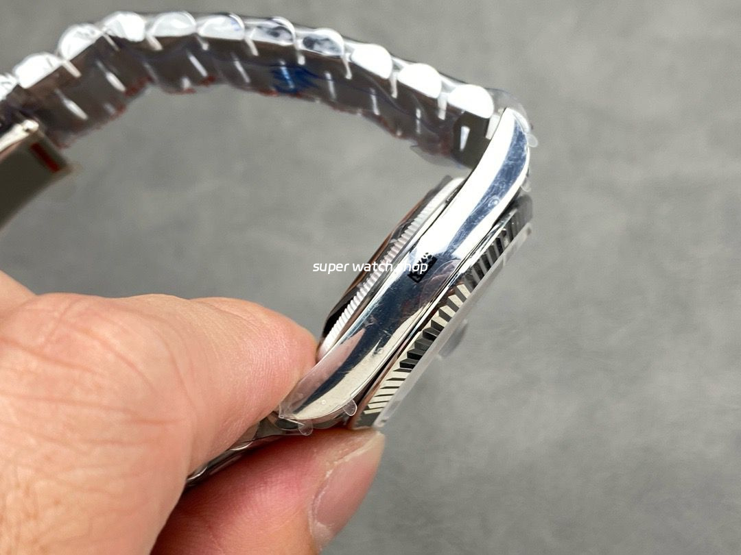 QF Factory Counterweight Rolex Day-Date 36 128239-0023 36mm Full 904L Diamond Mope Baguette Diamond Blue Dial - Image 5