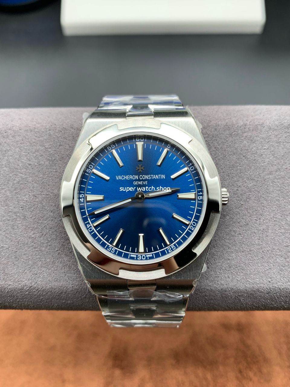 8F Factory Vacheron Constantin Overseas 2000V 40mm Full White Gold Blue Dial