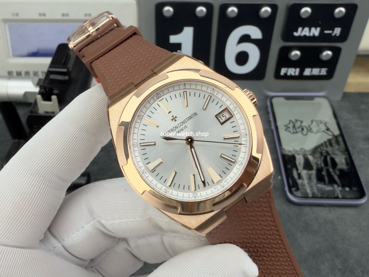 8F Factory Vacheron Constantin Overseas 4500v/000R-B127 41mm Rose Gold Brown Rubber Strap Silver Dial - Image 3