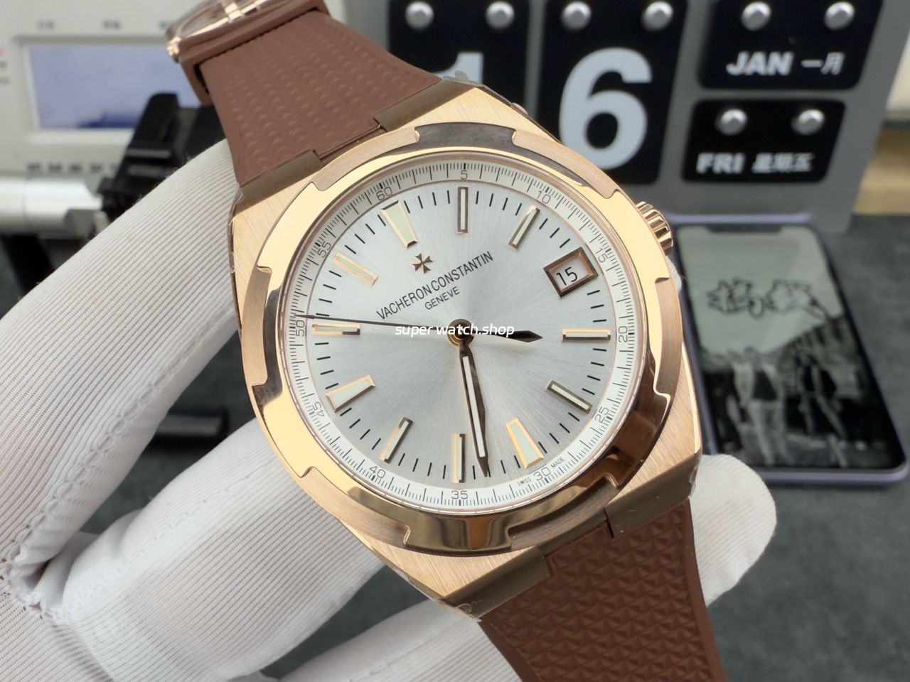8F Factory Vacheron Constantin Overseas 4500v/000R-B127 41mm Rose Gold Brown Rubber Strap Silver Dial - Image 2
