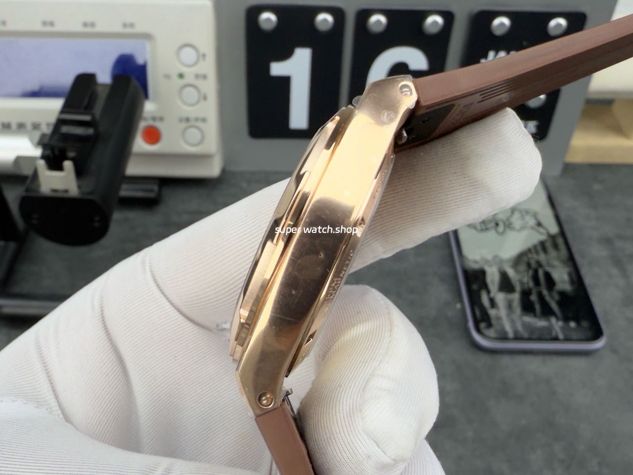 8F Factory Vacheron Constantin Overseas 4500v/000R-B127 41mm Rose Gold Brown Rubber Strap Silver Dial - Image 6