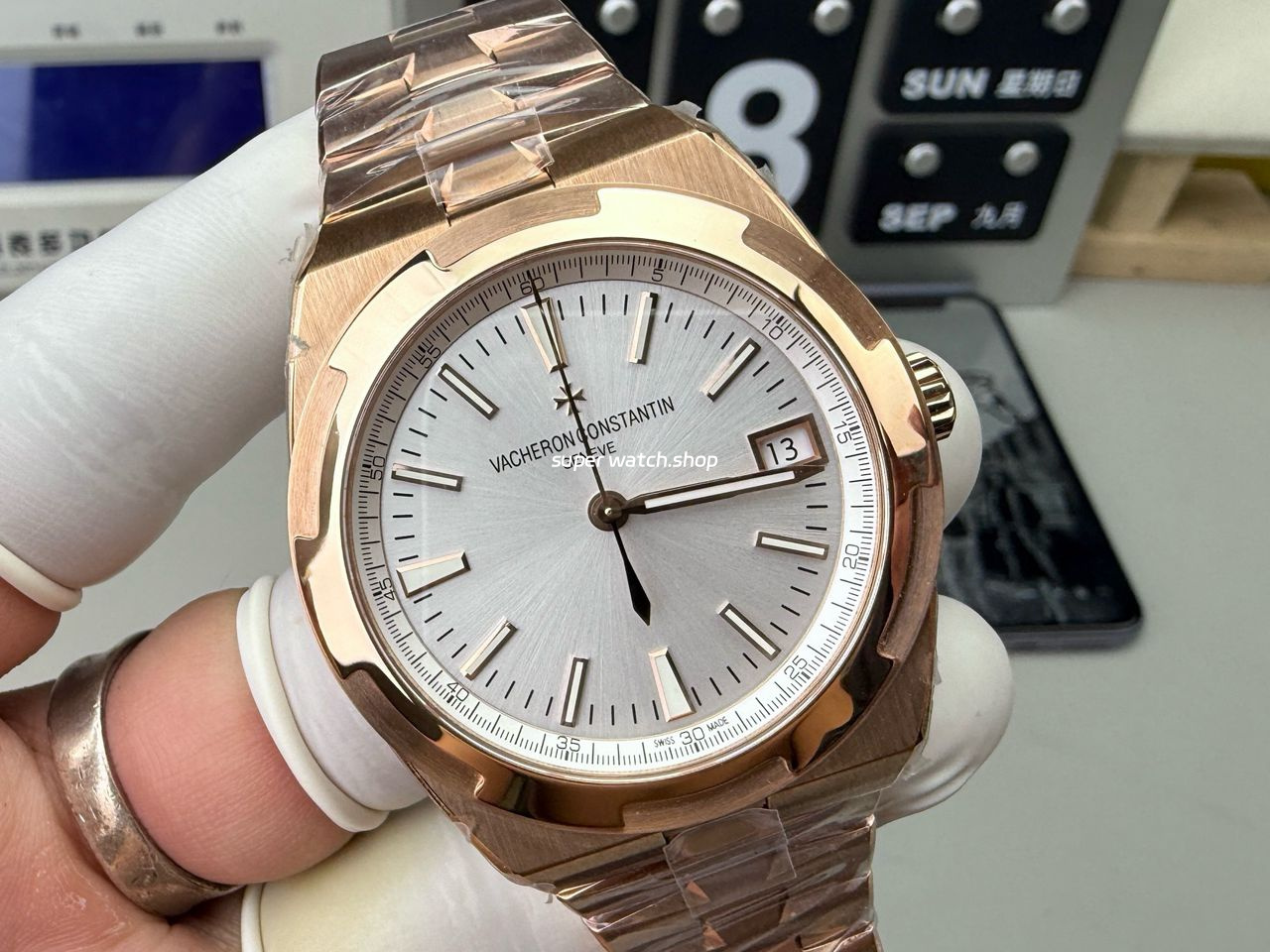 8F Factory Vacheron Constantin Overseas 4500v/000R-B127 41mm Full Rose Gold Silver Dial - Image 2