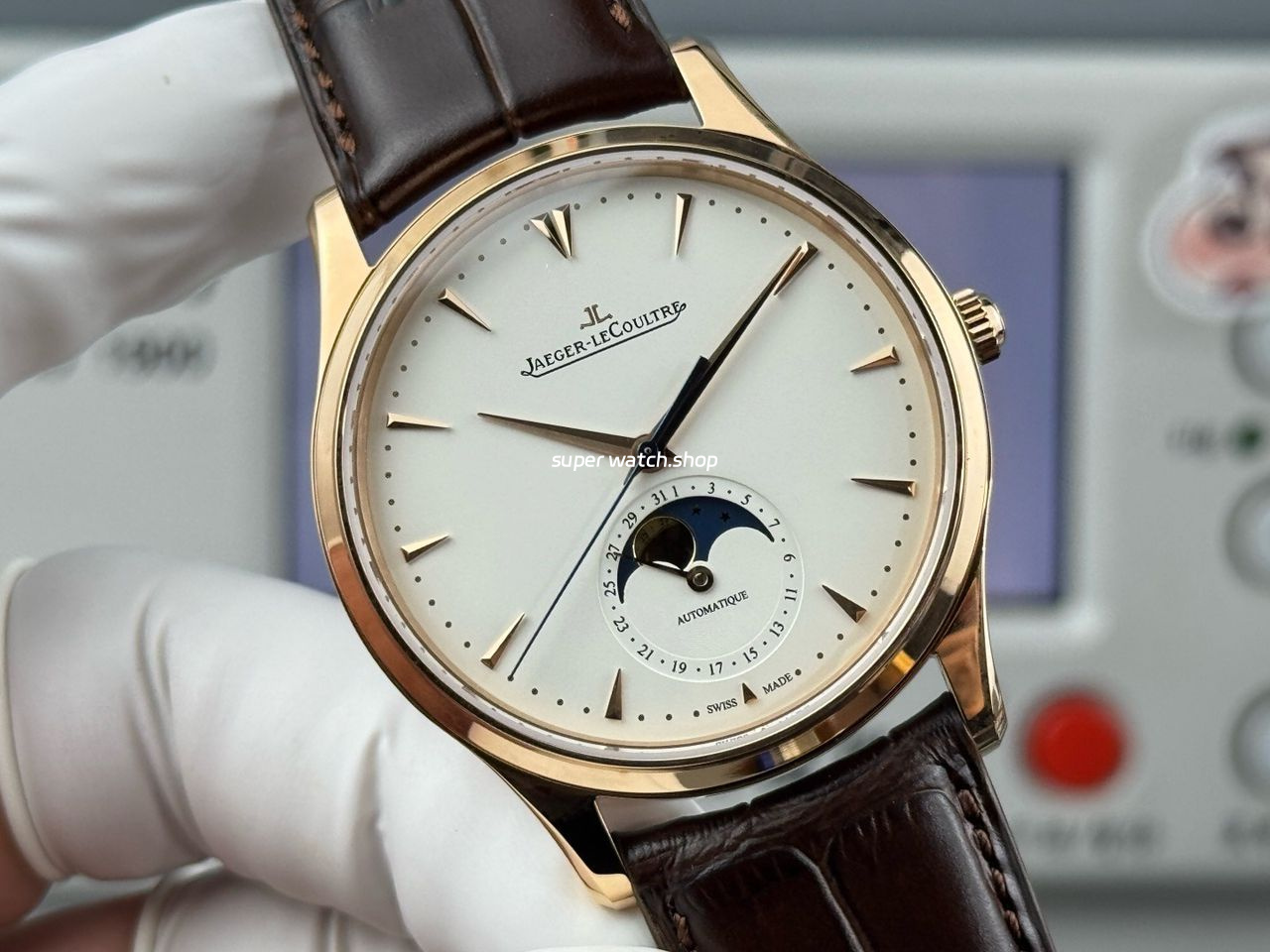 GF Factory Jaeger-LeCoultre Master Ultra Thin Moon 1252520 39mm Rose Gold Leather Strap Silver Dial - Image 2