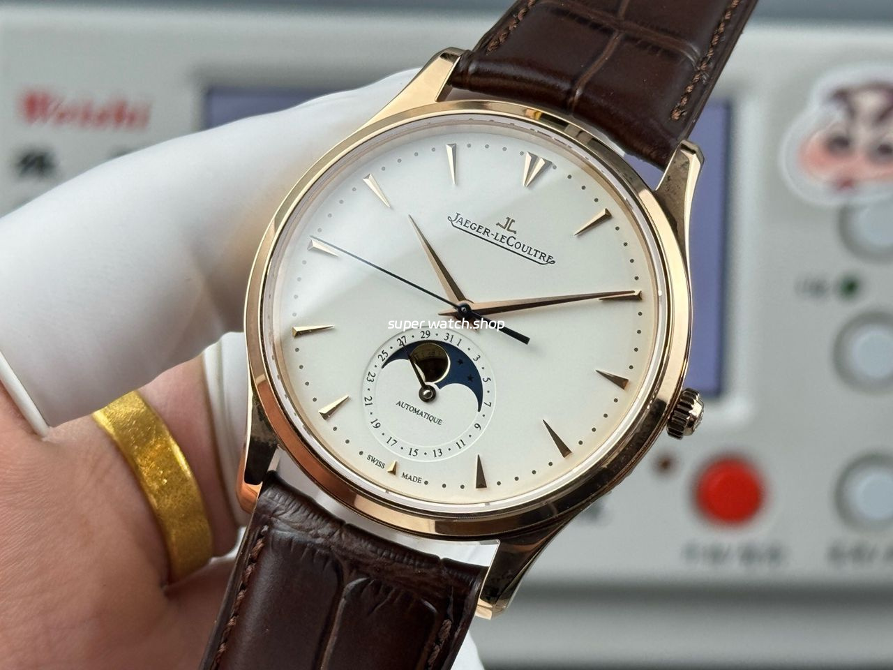 GF Factory Jaeger-LeCoultre Master Ultra Thin Moon 1252520 39mm Rose Gold Leather Strap Silver Dial - Image 3